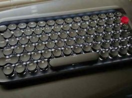 Клавиатура с дизайном печатной машинки стала хитом еще до старта продаж