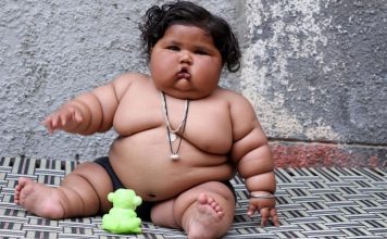 Врачи не могут разгадать причины свервысокого аппетита восьмимесячной девочки