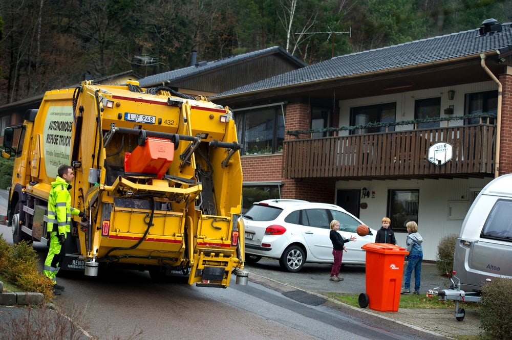 Volvo тестирует автономный мусоровоз