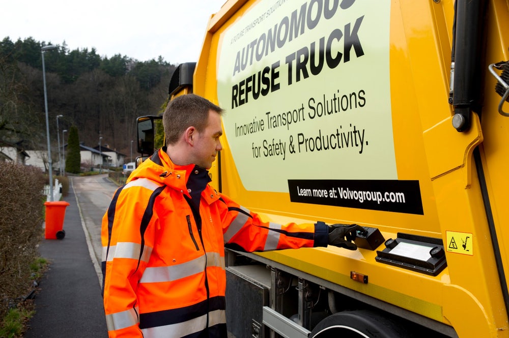 Volvo тестирует автономный мусоровоз