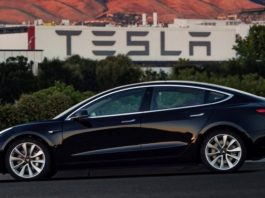 Компания Tesla выпустила свой самый дешевый автомобиль