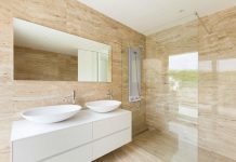 Представлена система, сохраняющая воду в душе теплой