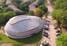 В Таиланде построили стадион из бамбука