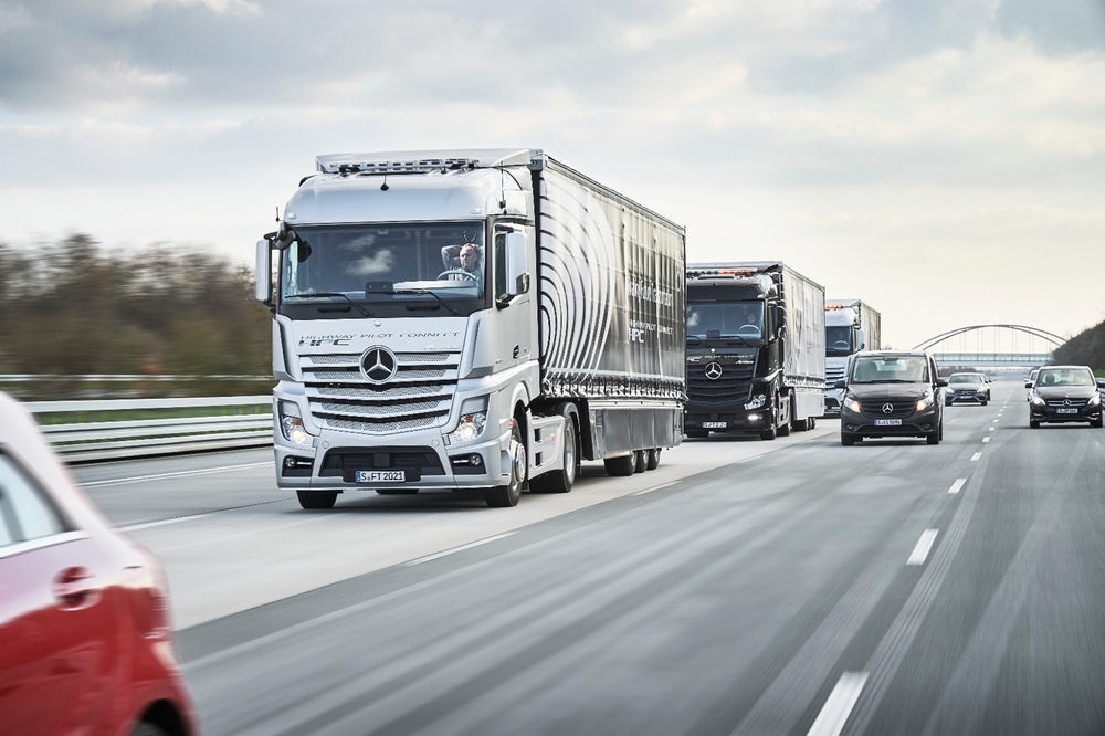 Daimler протестирует в США автономную систему вождения для грузовиков