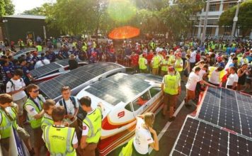 В Австралии началась гонка на солнечных автомобилях