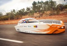 В Австралии продолжается гонка солнечных автомобилей