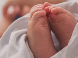 Родился ребенок, который был эмбрионом 25 лет