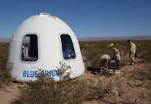 Космический корабль New Shepard впервые доставил груз на орбиту