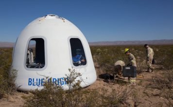 Космический корабль New Shepard впервые доставил груз на орбиту