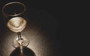 Ученые выяснили как алкоголь вызывает раковые заболевания