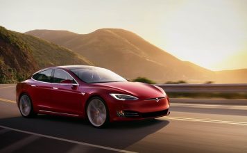Tesla отзывает модели Tesla Model S в связи с обнаруженной проблемой