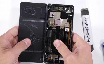 ZTE Axon M — смартфон с двойным дисплеем необычной конструкции