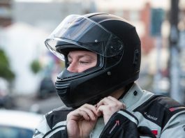Sena Momentum — интересный мотоциклетный шлем с Bluetooth-технологиями