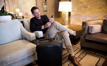 Ovis — чемодан с внедренным ИИ и богатым функционалом