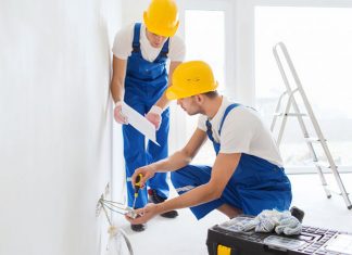 Как найти хорошую компанию, осуществляющую ремонты помещений и не нарваться на мошенников?