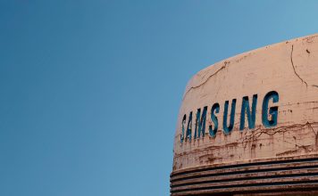 Samsung возможно скоро покажет складной смартфон с гибким дисплеем