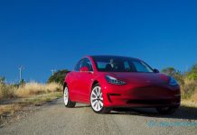 Tesla выпускает более дешевую версию электромобиля Model 3