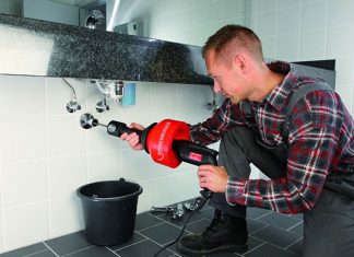 Как предотвратить засор в канализационной трубе?