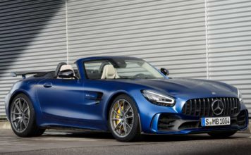 Mercedes готовит новую модель спортивного родстера AMG GT R Roadster