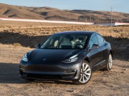 Tesla снижает стоимость на свои автомобили в Германии