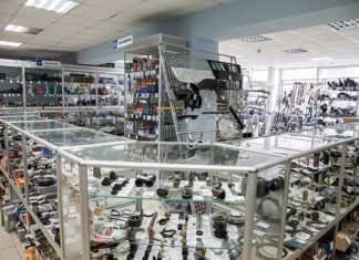 Как открыть собственный магазин автомобильных запчастей?