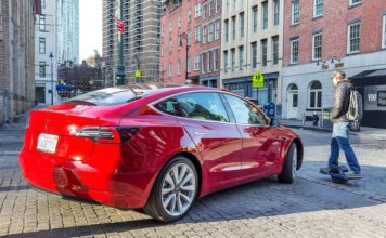 Суд прибегнул к санкциям по отношению к «шпионившему на Tesla спекулянту»