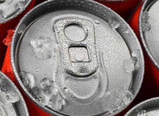 Газировка с сахаром может привести к развитию рака в зрелом возрасте