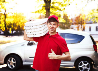 Почему вам стоит заказывать пиццу с доставкой на дом?