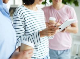 Социализация в зрелом возрасте помогает избежать нейродегенерации