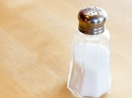 ВОЗ призывает ограничить потребление соли