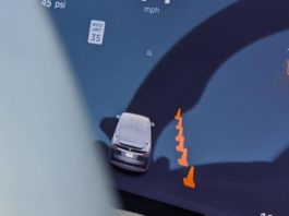 Tesla научит свой автопилот замечать дорожные конусы