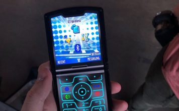 Новый Motorola Razr за 1 499 долларов можно превратить в кнопочный телефон из 2004 года