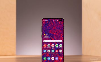 Galaxy S10 получил обновление до Android 10