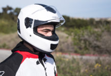 Умный шлем от Sena Momentum удивляет функционалом