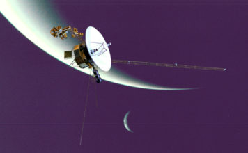 Инженеры НАСА устраняют поломку зонда Voyager 2