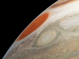 Спутник Юнона прислал новые фотографии Юпитера