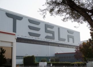 Tesla всё-таки была вынуждена закрыть свой завод на карантин