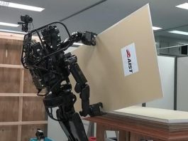 В Японии представлен уникальный строительный робот