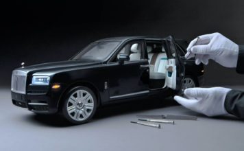 Rolls-Royce выпустил уникальную мини-модель SUV Cullinan