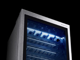 LG выпускает умный винный холодильник Signature Wine Cellar
