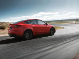 Tesla снижает стоимость электромобиля Model Y
