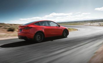 Tesla снижает стоимость электромобиля Model Y