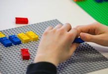 LEGO запускает новый проект конструкторов Braille Bricks