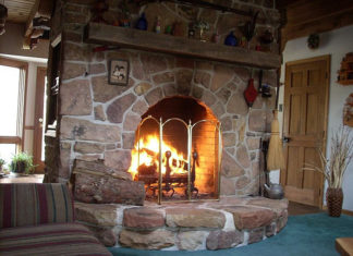 Почему вам стоит установить камин в своем доме?