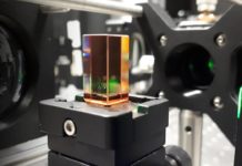 Технология голографического кристалла может улучшить работу облачных хранилищ