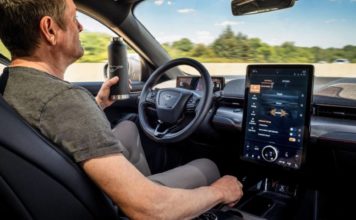 Ford рассказал о добавлении системы Active Drive Assist в свои новые модели