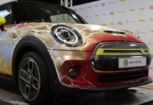Mini Cooper празднует 80-летие Флэша необычным образом