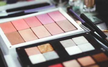 Google внедряет необычные AR-чипы для онлайн-примерки макияжа