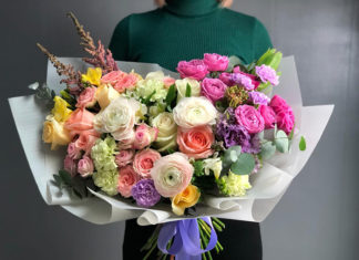 Почему вам стоит дарить своей девушке цветы с доставкой на дом?