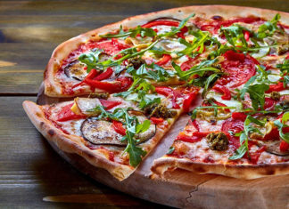 Как выбрать компанию, которая занимается производством и доставкой пиццы?